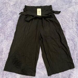 Women's Cropped Wide‎ Legged Trouser Black size medium